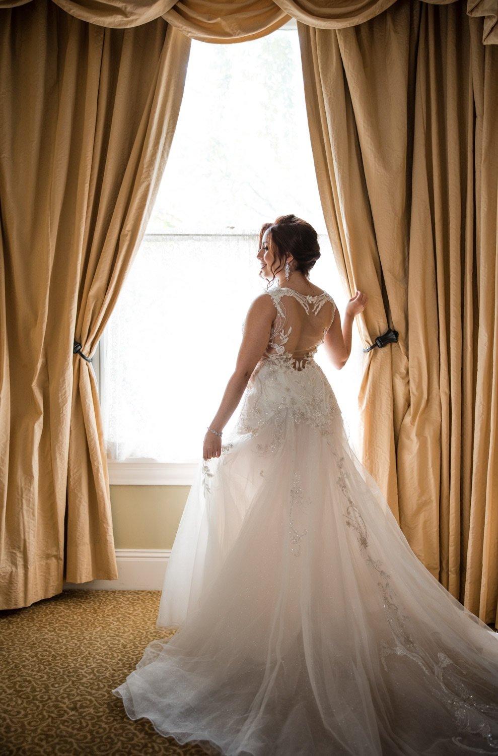 carousel-hero-element image-1